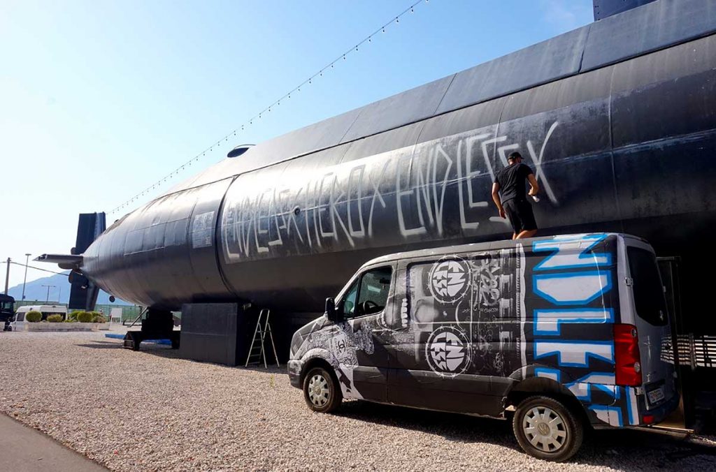 Endless Paints Submarine