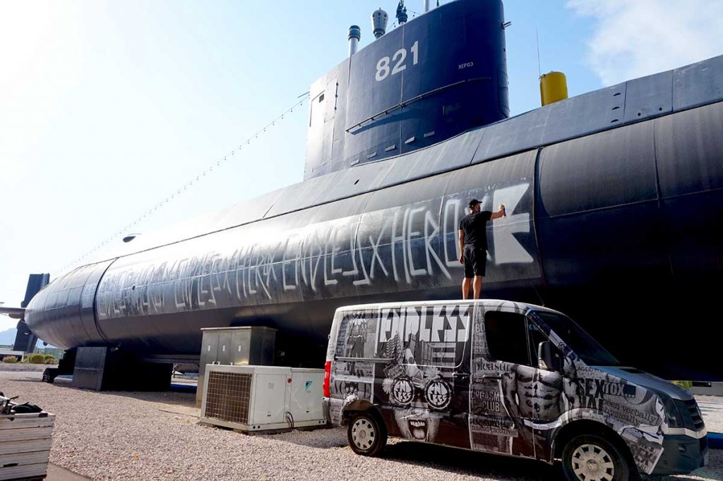 Endless Paints Submarine